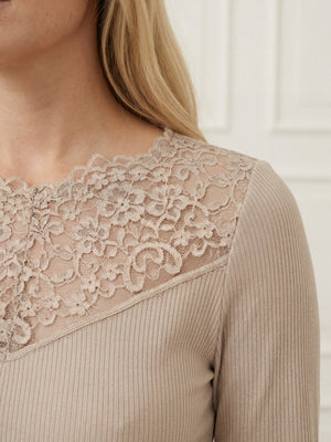 I SAY Dee Lace Blouse Basics 112 Sand