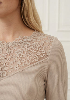 I SAY Dee Lace Blouse Basics 112 Sand