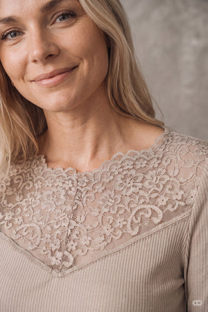 I SAY Dee Lace Blouse Basics 112 Sand