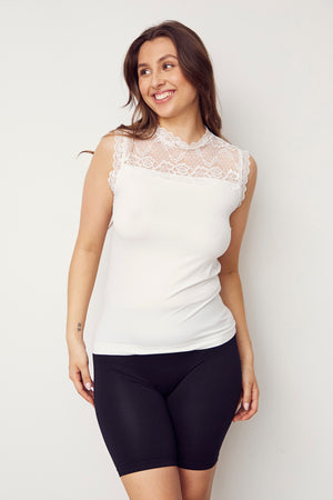 I SAY Nilla Highneck Top Basics 101 Broken White