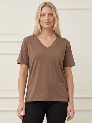 I SAY Nugga Basic V-Neck T-Shirt Basics 314 Toffee