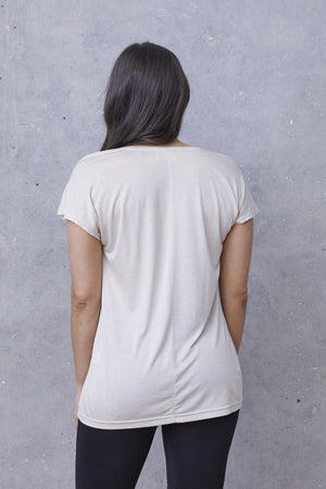 I SAY Nugga V-Neck T-Shirt Basics 112 Sand
