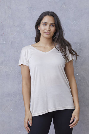 I SAY Nugga V-Neck T-Shirt Basics 112 Sand