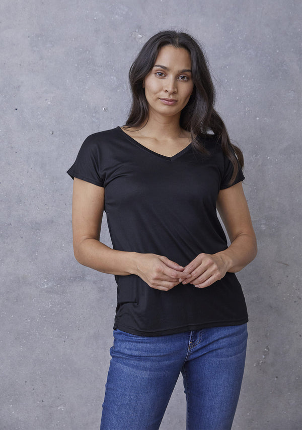 I SAY Nugga V-Neck T-Shirt Basics 900 Black